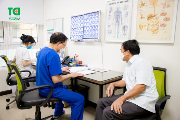 Tai biến mạch máu não điều trị cần tuân theo chỉ định của bác sĩ