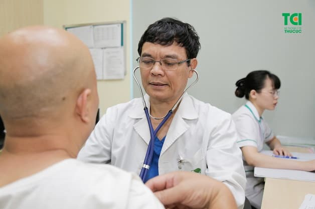 Thăm khám với bác sĩ chuyên khoa Gan mật giúp xác định chính xác tình trạng bệnh và đưa ra phương án điều trị ưu việt. 