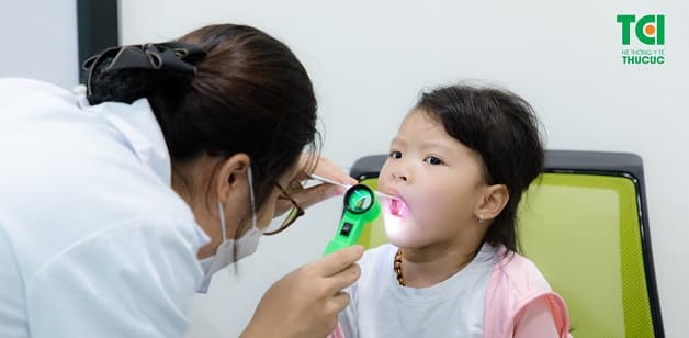 cấp cứu khi bé hóc dị vật đường thở