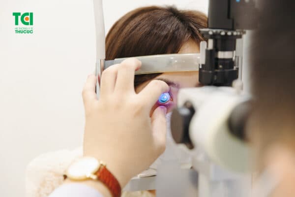  Có nên thay đổi kính Ortho-K mới sau 1 - 2 năm? 