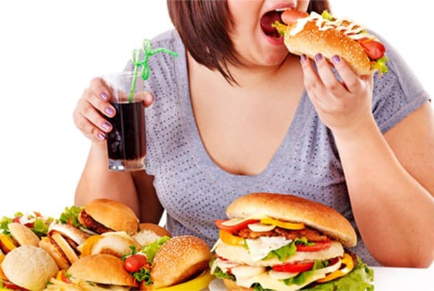 xơ vữa động mạch do nạp quá nhiều dầu mỡ và muối vào cơ thể