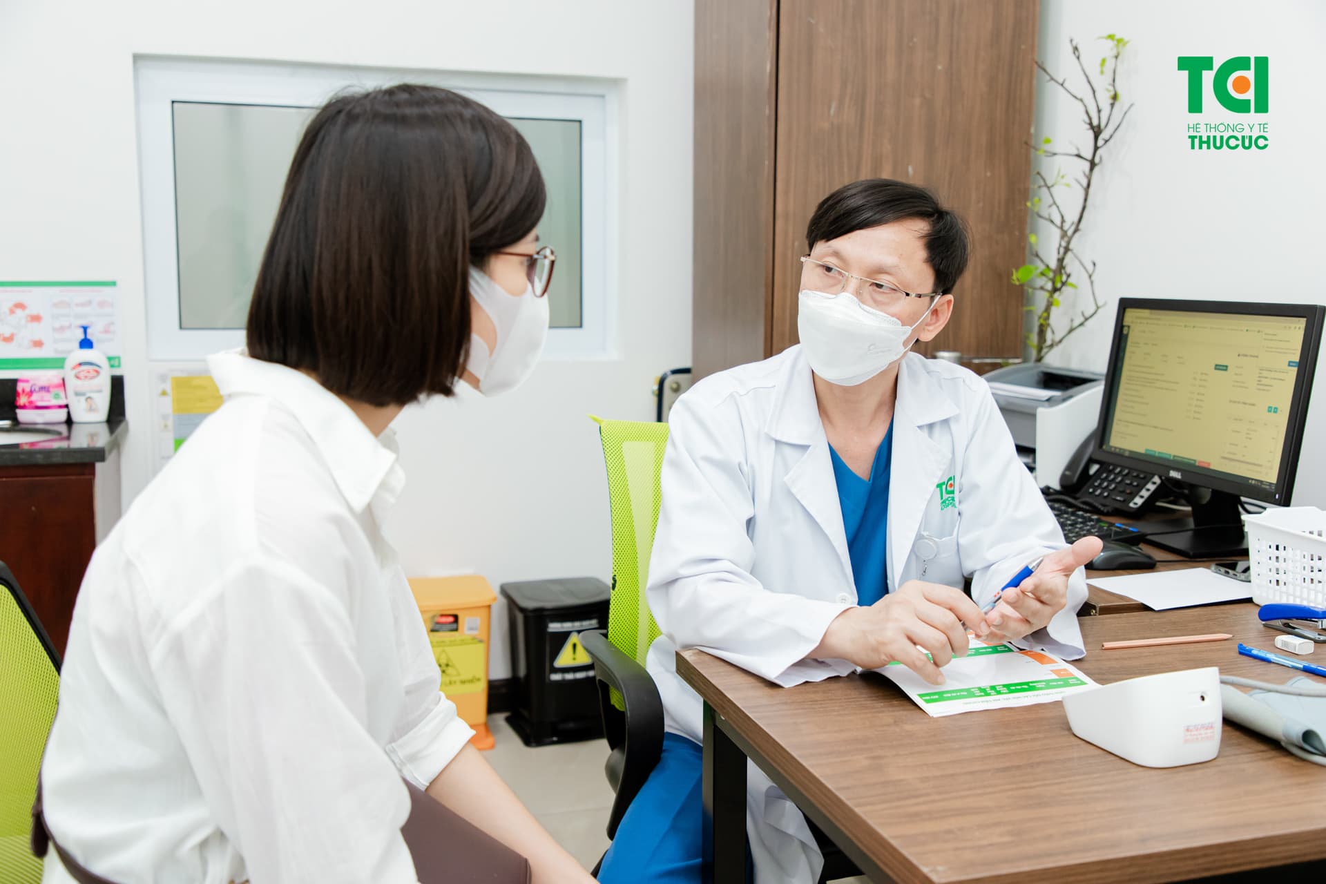 Tham khảo ý kiến bác sĩ trước khi tiêm