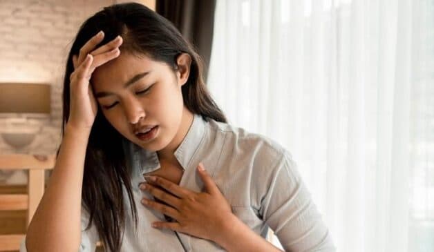 Khó thở cũng là triệu chứng cảnh báo tai biến 
