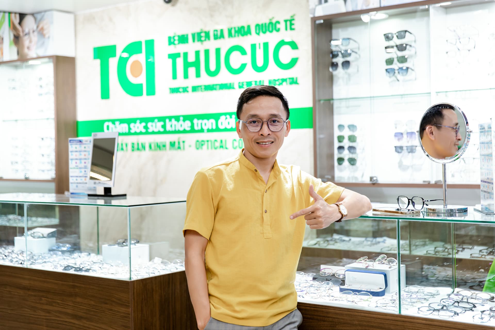 tìm hiểu sự khác nhau giữa kính viễn thị và kính lão