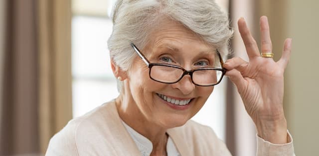 Sự khác nhau giữa kính viễn thị và kính lão