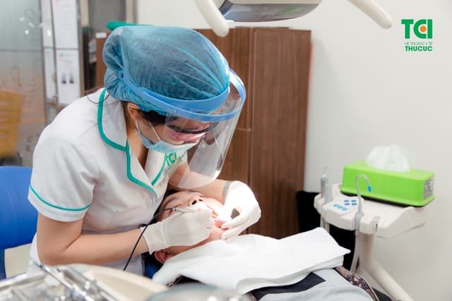 Hiểm họa tình trạng nhổ răng khôn quên cắt chỉ