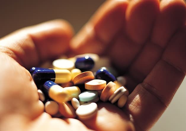 Sử dụng thuốc trong điều trị mất ngủ ở người cao tuổi cần hết sức chú ý theo chỉ dẫn của bác sĩ