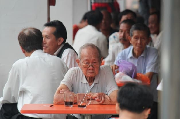 Triệu chứng bệnh Alzheimer là sa sút trí nhớ và khả năng nhận thức