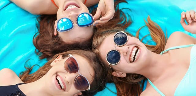 Những điều cần biết về tròng kính cận tráng gương