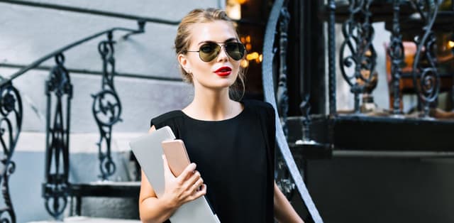 Tròng kính đổi màu Chemi U2 được nhiều người yêu thích