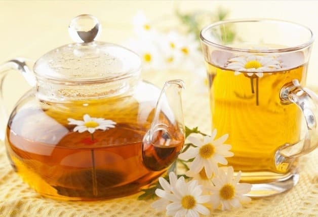 Trà hoa cúc cải thiện giấc ngủ