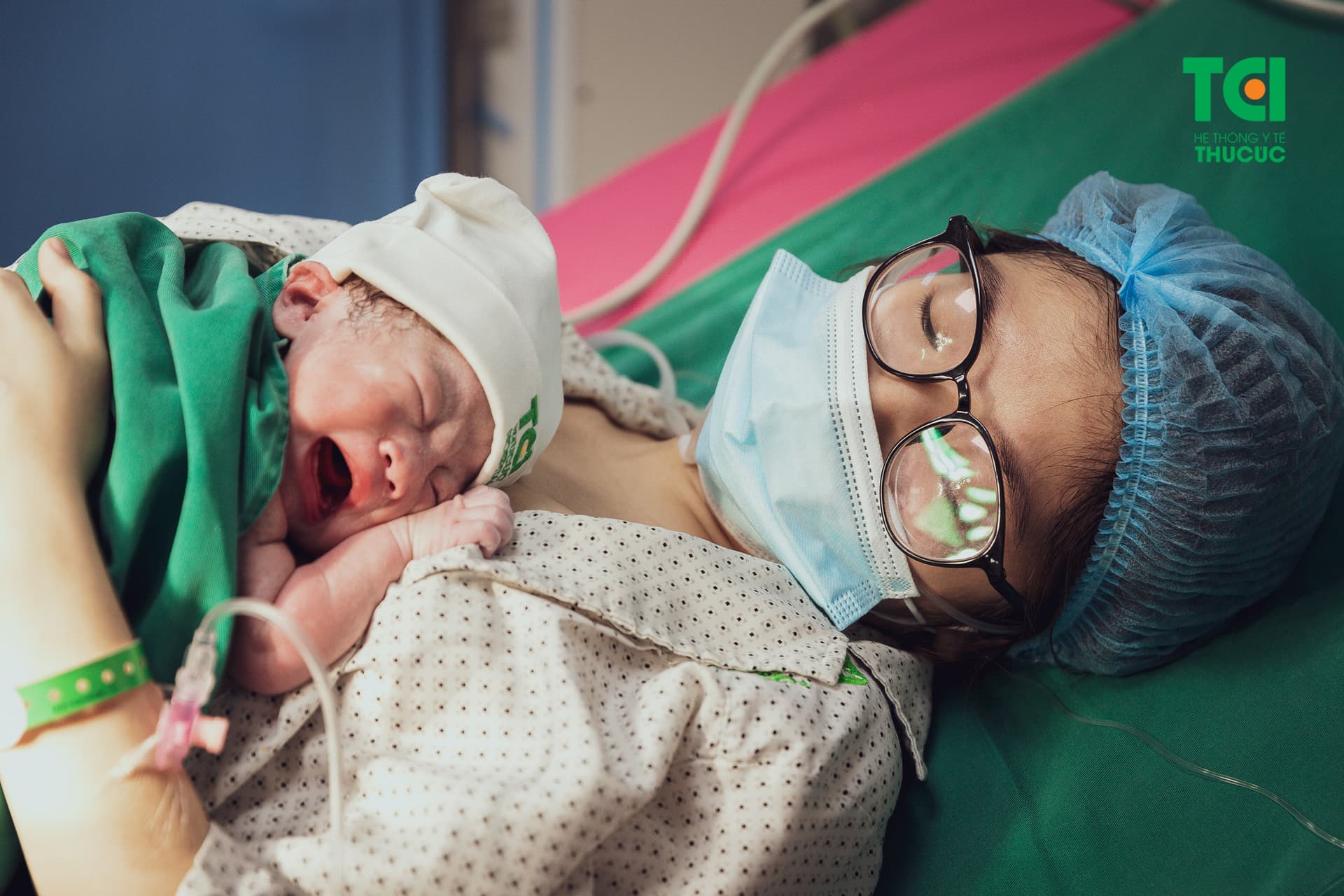 Phụ nữ đang chuyển dạ, trẻ sơ sinh thuộc nhóm người dễ mắc bệnh uốn ván