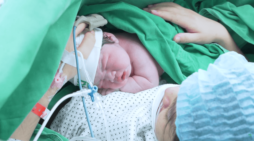 Sinh con đầu lòng mẹ bầu cần lưu ý điều gì?