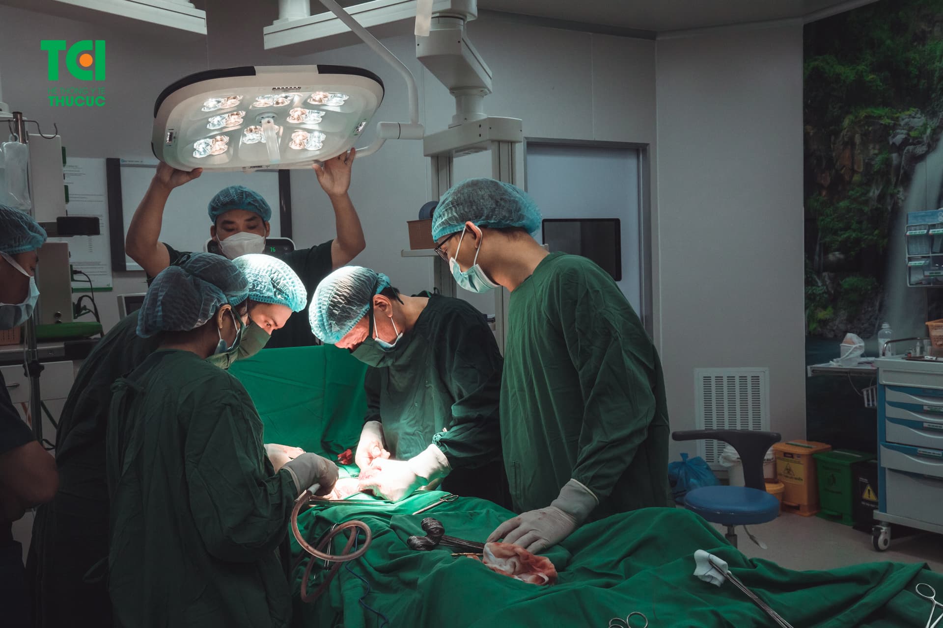 Phẫu thuật là phương pháp triệt tiêu hoàn toàn thai ngoài tử cung