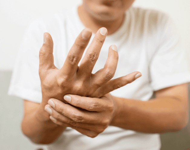 Đặc trưng của bệnh học Parkinson là gây ra chứng rung tay, chân