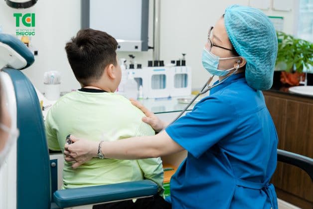 hóc dị vật ở đường thở