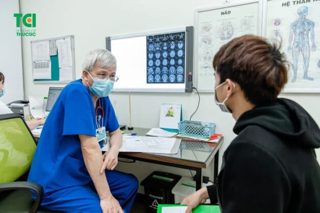 Thăm khám định kỳ để phòng tránh bệnh.