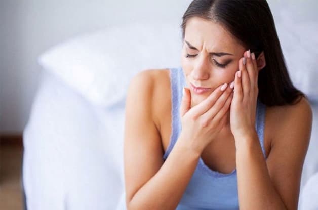 sưng rộp nướu răng