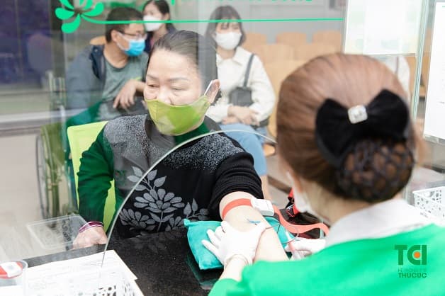 Tình trạng phù thường xuất hiện ở những người bi xơ gan giai đoạn cuối.