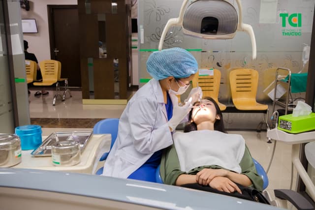 Quy trình thực hiện và bảng giá dán sứ Veneer