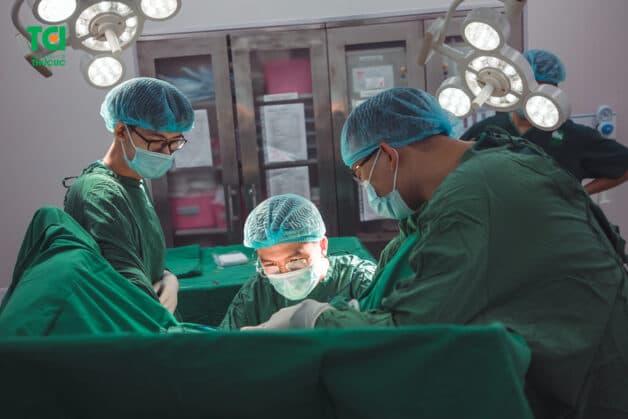 phẫu thuật cho người bị bệnh trĩ