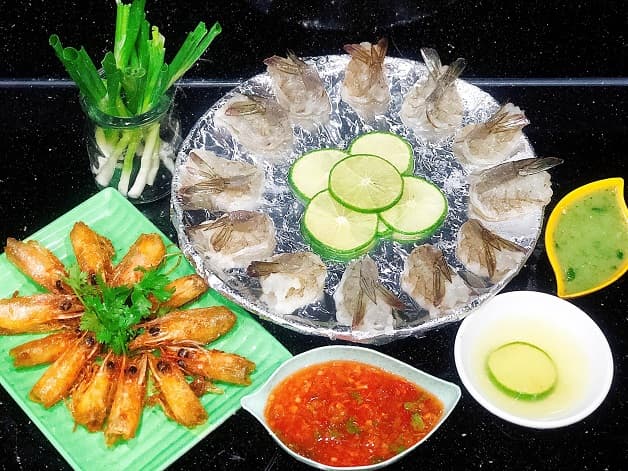 Sán lá gan xâm nhập vào cơ thể khi người bệnh ăn các loại rau sống, đồ ăn chưa được nấu kỹ