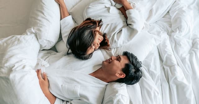 Sau khi sinh mổ quan hệ đau rát là do đâu?