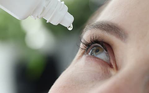 Thuốc nhỏ mắt được kê cho mẹ bầu thường không gây ảnh hưởng đến sức khỏe thai nhi trong suốt quá trình sử dụng