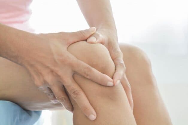 Tại sao khớp gối kêu? Khớp gối kêu lạo xạo là triệu chứng của nhiều bệnh lý xương khớp cần điều trị sớm