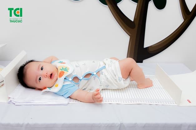 Tham khảo ý kiến của bác sĩ nếu có thắc mắc hay lo ngại nào liên quan đến việc tiêm vacxin cho trẻ.