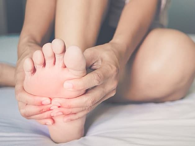 Triệu chứng viêm cân gan chân