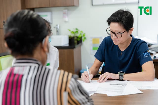 Bệnh ung thư vú giai đoạn 1 và cách điều trị