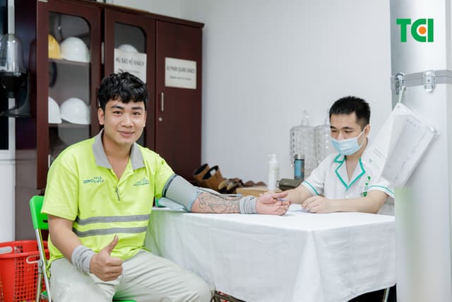 Khoảnh Khắc Doanh Nghiệp Khám sức khỏe Công ty  Vĩnh Tường