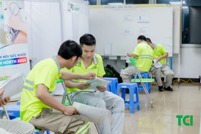 Khoảnh Khắc Doanh Nghiệp Khám sức khỏe Công ty  Vĩnh Tường