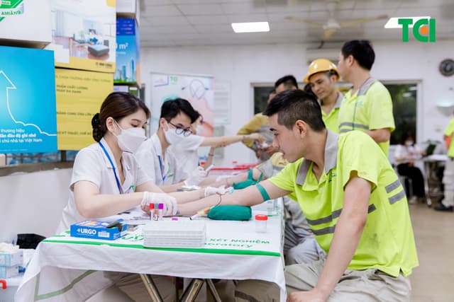 Khoảnh Khắc Doanh Nghiệp Khám sức khỏe Công ty  Vĩnh Tường