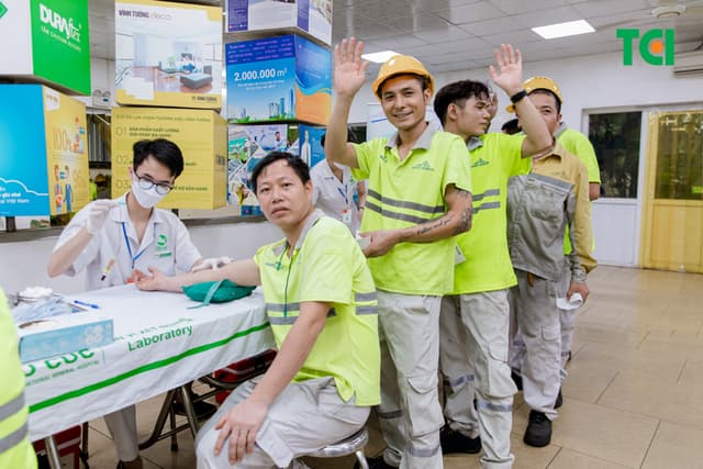 Khoảnh Khắc Doanh Nghiệp Khám sức khỏe Công ty  Vĩnh Tường