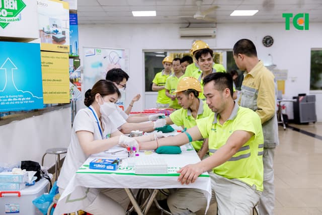 Khoảnh Khắc Doanh Nghiệp Khám sức khỏe Công ty  Vĩnh Tường