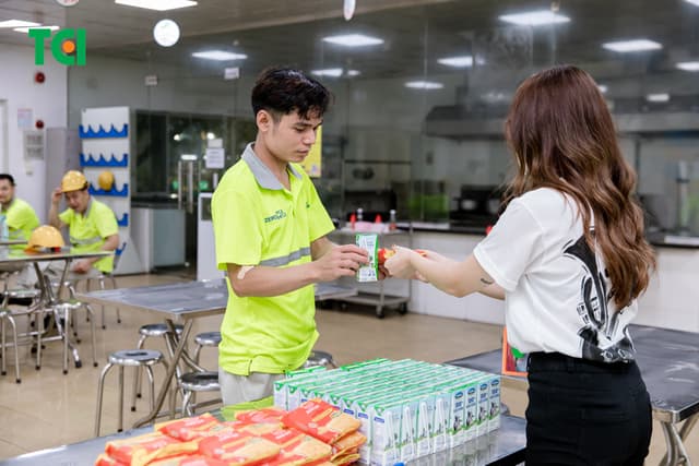 Khoảnh Khắc Doanh Nghiệp Khám sức khỏe Công ty  Vĩnh Tường