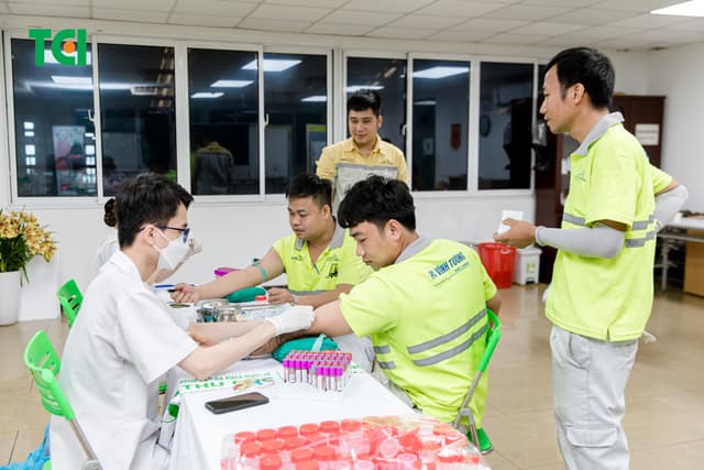 Khoảnh Khắc Doanh Nghiệp Khám sức khỏe Công ty  Vĩnh Tường
