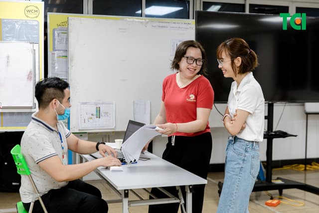 Khoảnh Khắc Doanh Nghiệp Khám sức khỏe Công ty  Vĩnh Tường