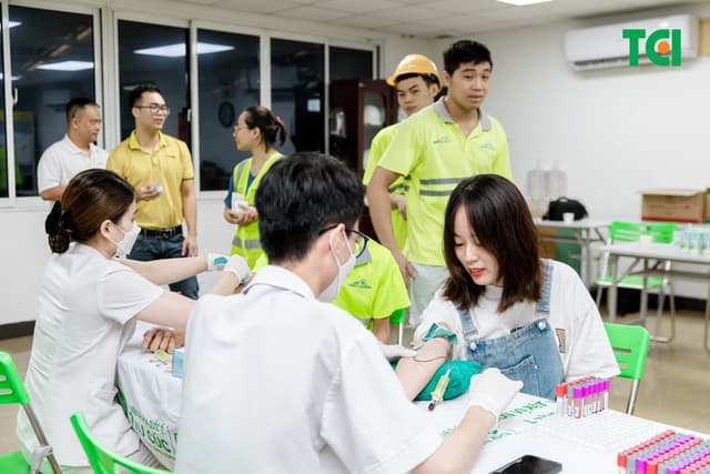 Khoảnh Khắc Doanh Nghiệp Khám sức khỏe Công ty  Vĩnh Tường