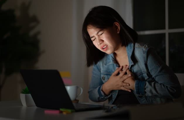 Cơn đau thắt ngực ổn định thường sẽ nặng dần theo thời gian