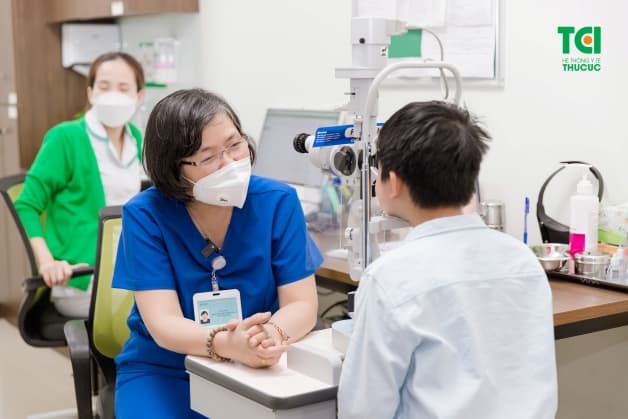 bị đau mắt đỏ