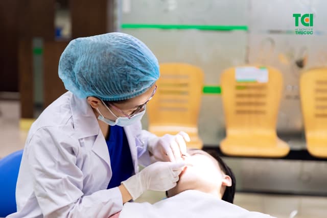 Tìm hiểu bọc một răng sứ bao nhiêu tiền