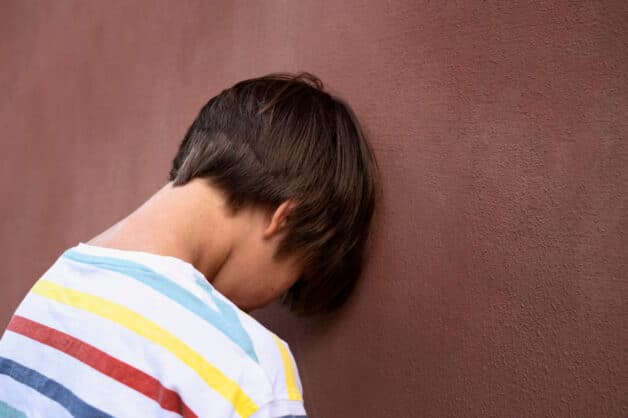 Dấu hiệu bị động kinh thường thấy.