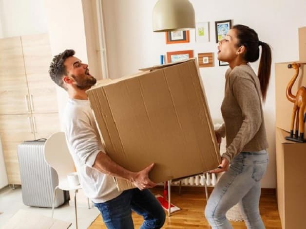 Thường xuyên bê vác vật nặng cũng là nguyên nhân tăng nguy cơ bệnh trĩ