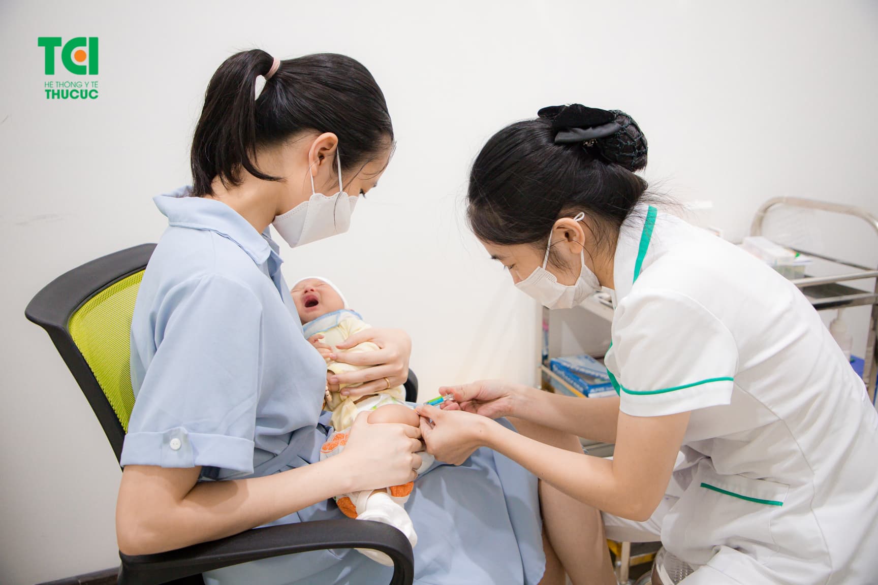 Phòng tiêm chủng Thu Cúc TCI đã chuẩn bị sẵn sàng các loại vắc xin chứa thành phần bạch hầu để chủng ngừa cho mọi khách hàng