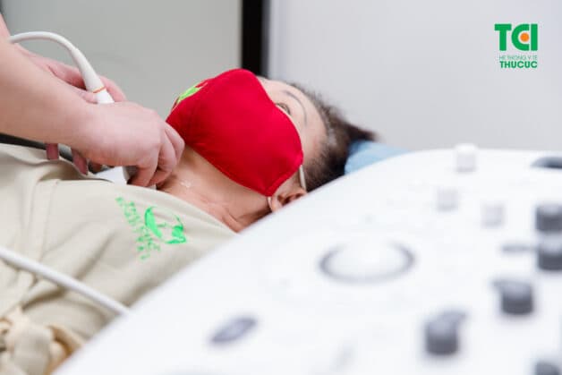 Siêu âm chẩn đoan viêm tuyến giáp tại Thu Cúc TCI.