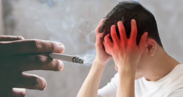 Hút thuốc lá làm tăng nguy cơ đột quỵ