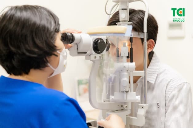 nhận biết đau mắt đỏ